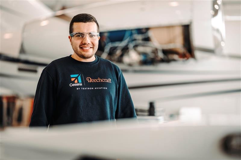 TEXTRON AVIATION EMPLOYEE NAMED BEST AIRCRAFT MECHANIC APPRENTICE IN
